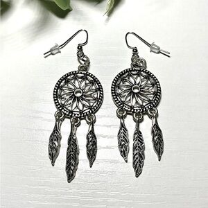 ❤️ Southwestern Pierced Dangle Dreamcatcher Earrings ❤️